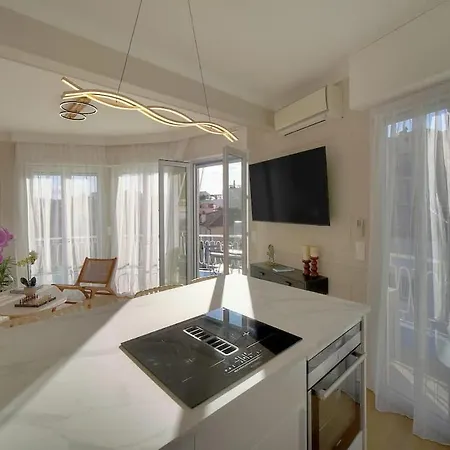 Mimosa 2br With Balcony - Walk To Palais And Appartement