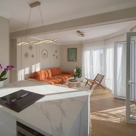 Mimosa 2br With Balcony - Walk To Palais And Cannes