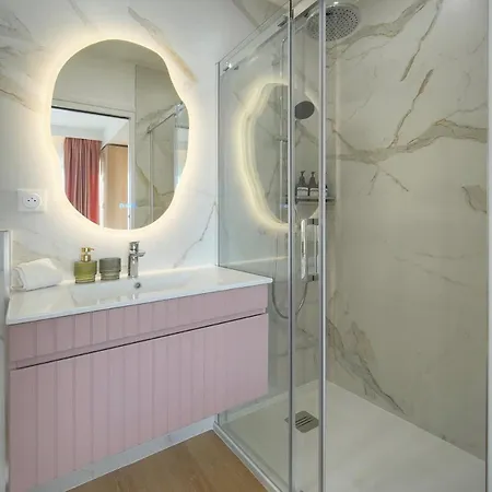 Mimosa 2br With Balcony - Walk To Palais And